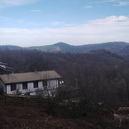 Todorica House, Near Tryavna * Todoretsite
