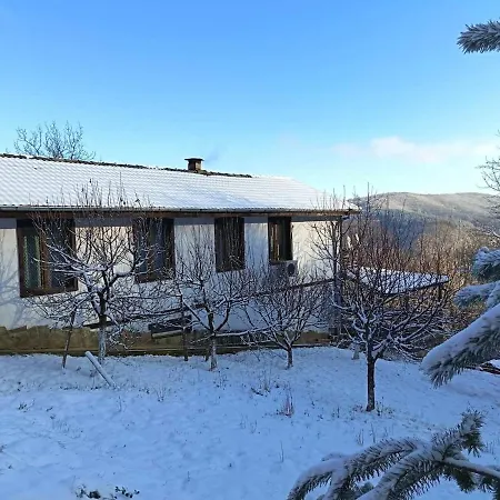 Todorica House, Near Tryavna * Todoretsite
