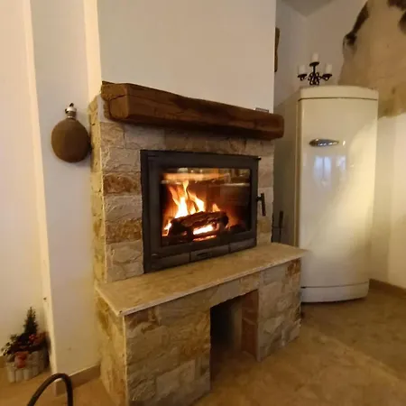 Todorica House, Near Tryavna Villa *